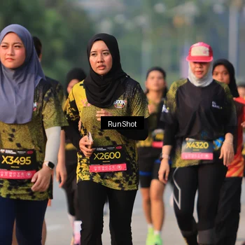 Runner Photo 6993921