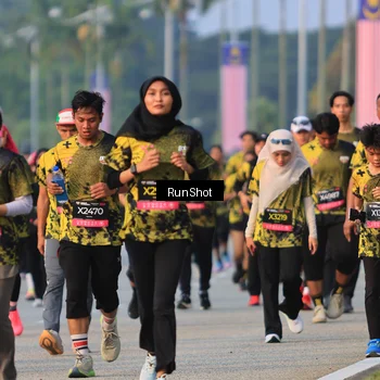 Runner Photo 6994014