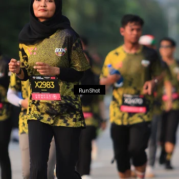 Runner Photo 6994024