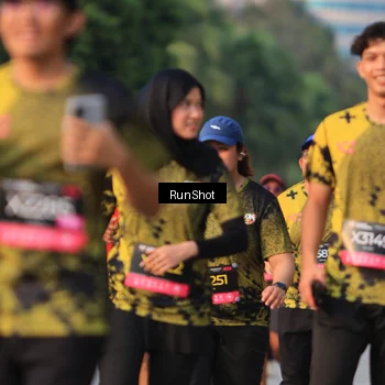 Runner Photo 6994213