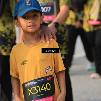 Runner Photo 6995875