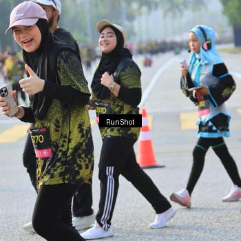 Runner Photo 6996021