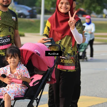 Runner Photo 6996342