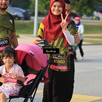 Runner Photo 6996354