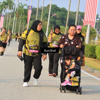 Runner Photo 6996773