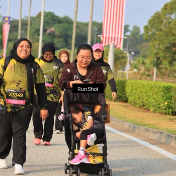 Runner Photo 6996786