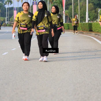 Runner Photo 6997049