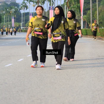 Runner Photo 6997051