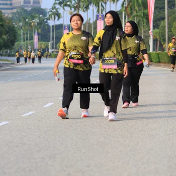 Runner Photo 6997059