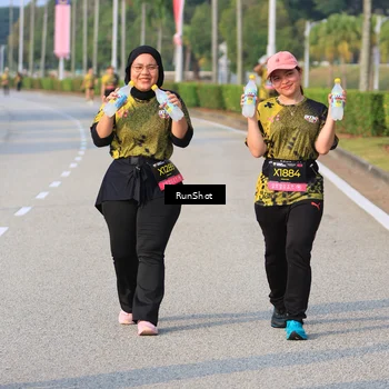 Runner Photo 6997100