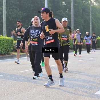 Runner Photo 6997359