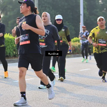 Runner Photo 6997371