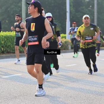 Runner Photo 6997375