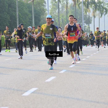 Runner Photo 6997390