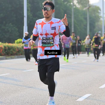 Runner Photo 6997400