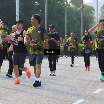Runner Photo 6997438