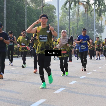 Runner Photo 6997449