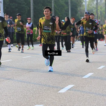 Runner Photo 6997458