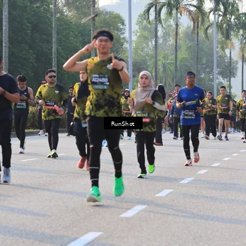 Runner Photo 6997471