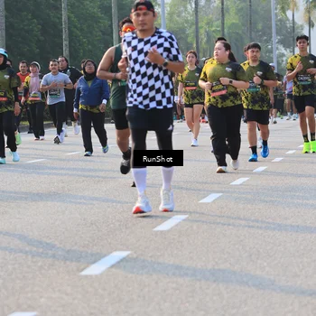 Runner Photo 6997499