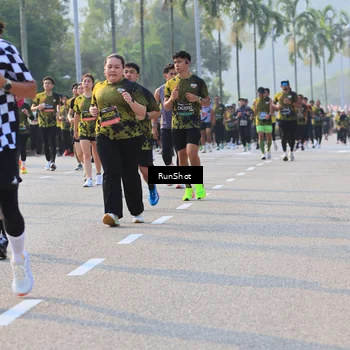 Runner Photo 6997500