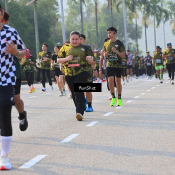 Runner Photo 6997502