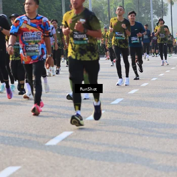 Runner Photo 6997638