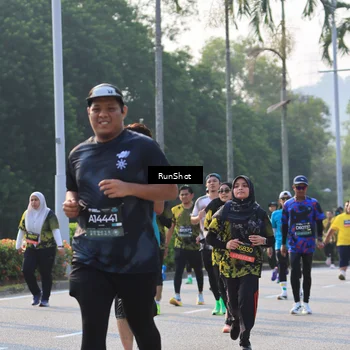 Runner Photo 6997655
