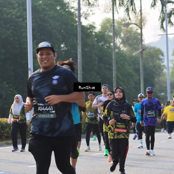 Runner Photo 6997657