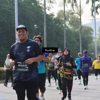 Runner Photo 6997663