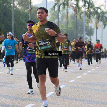 Runner Photo 6997690