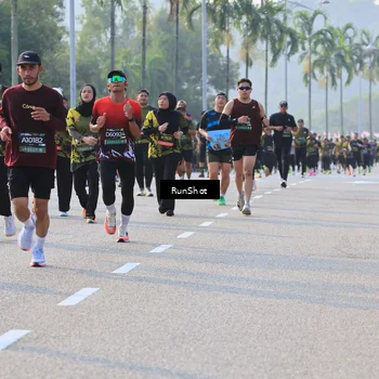 Runner Photo 6997734