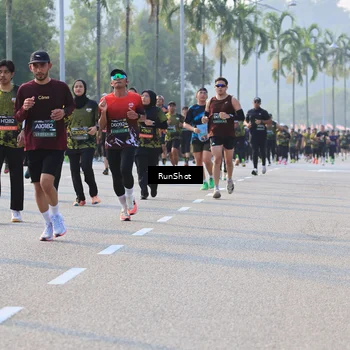 Runner Photo 6997740