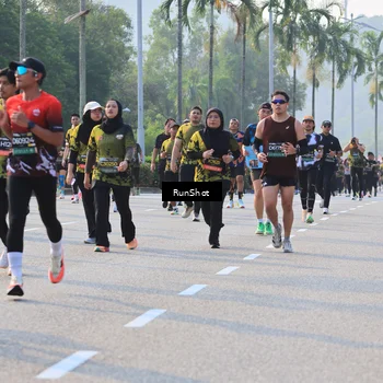 Runner Photo 6997753