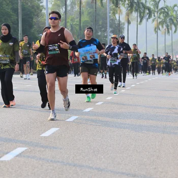 Runner Photo 6997776