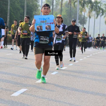 Runner Photo 6997801