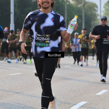 Runner Photo 6997857