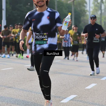 Runner Photo 6997859