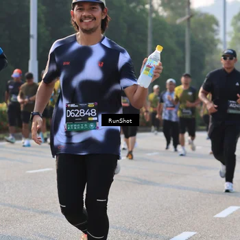 Runner Photo 6997864