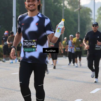 Runner Photo 6997867