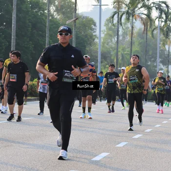 Runner Photo 6997873