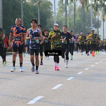 Runner Photo 6997909