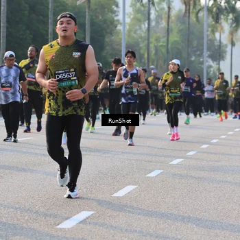 Runner Photo 6997911