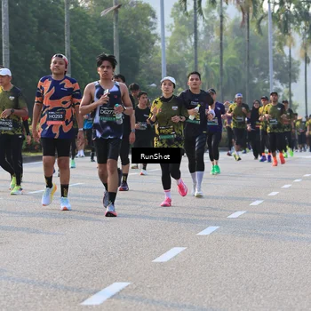 Runner Photo 6997912