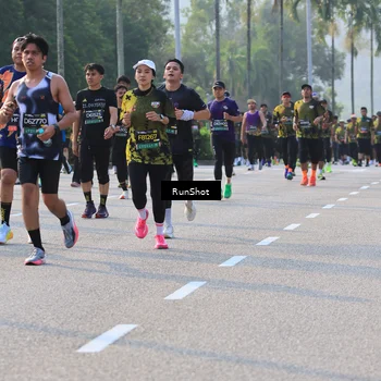 Runner Photo 6997915