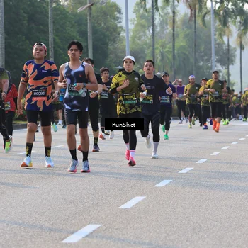 Runner Photo 6997938