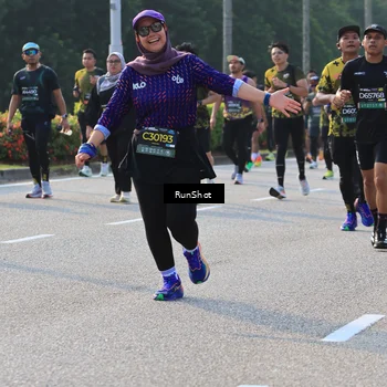 Runner Photo 6998010