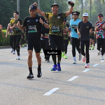 Runner Photo 6998022