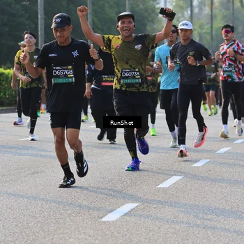 Runner Photo 6998023