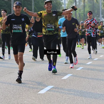 Runner Photo 6998027